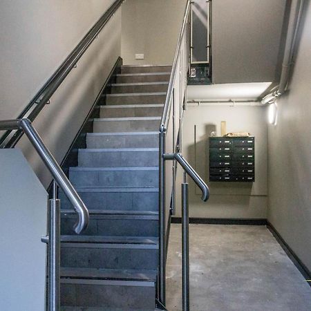 Modern 1-Bedroom Apartment In Leeds City Centre Sleeps 2 Central Station Exterior foto
